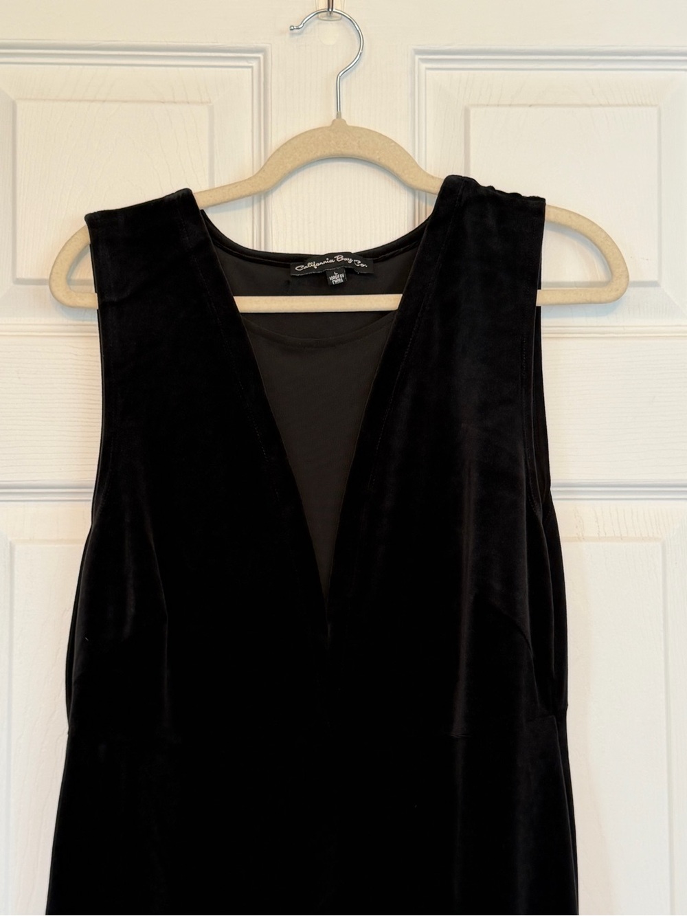 Black Velvet V-Neck Maxi Dress by California Bay Co. Size Large
